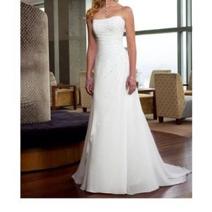 Maggie Sottero Zoe dress. Size 8.